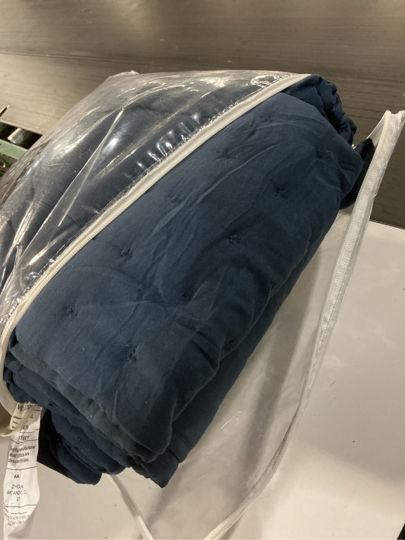 Condition photo showing Good Condition for wdcozy navy blue king size quilt bedding sets with pillow shams, lightweight soft bedspread coverlet, quilted blanket thin comforter bed cover, all season summer spring, 3 pieces, 104x90 inches