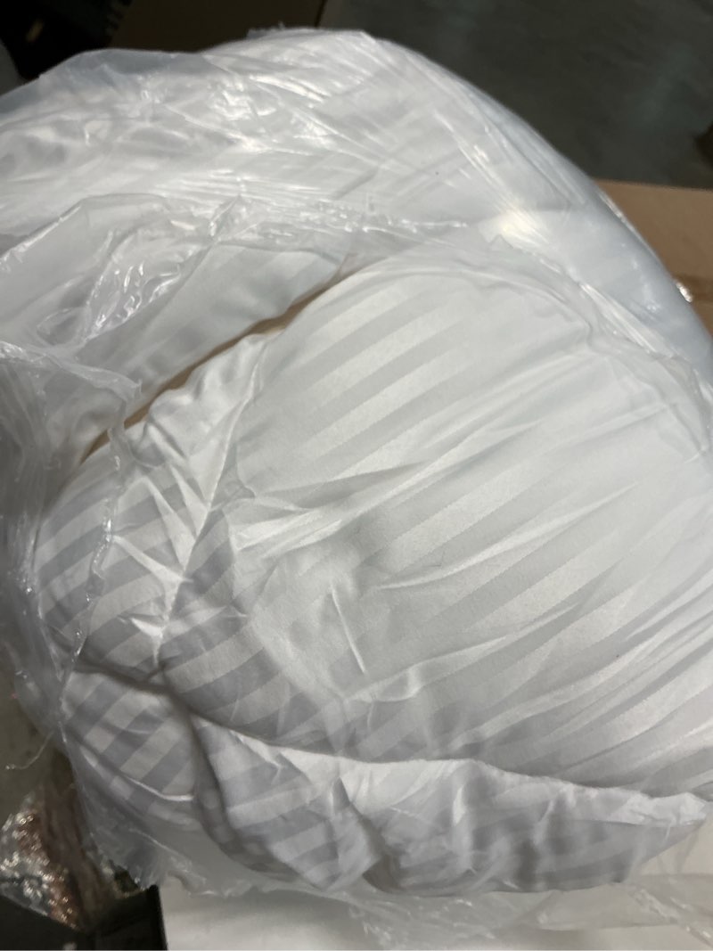 Condition photo showing As Is for Moonsea Queen Size Mattress Protector Waterproof,Mattress Cover Protector, Smooth Top Mattress Protector for Kids, Breathable Skin Friendly and Noiseless Fitted Sheet Queen Size,Polyester Polyester Queen (Photo similar )