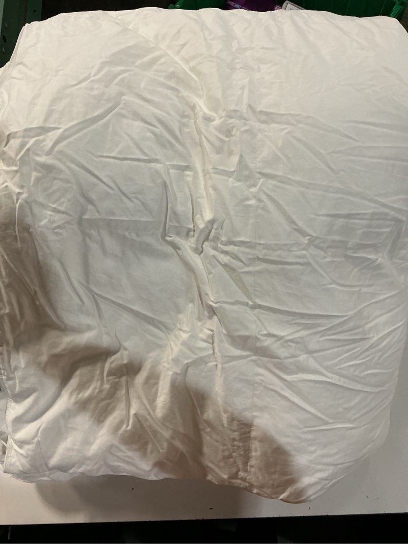 Condition photo showing As Is for lightweight premium down alternative duvet insert (king/cal king)white