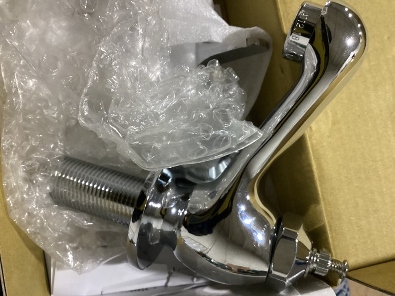 Condition photo showing Good Condition for single hole 1-handle low-arc bathroom faucet in chrome