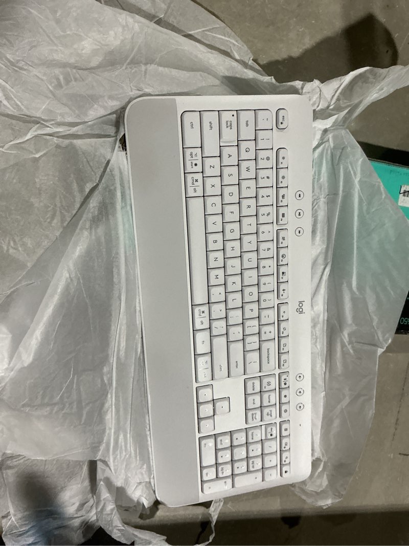 Condition photo showing Good Condition for logitech signature k650 comfort full-size wireless keyboard with wrist rest, ble bluetooth or logi bolt usb receiver, deep-cushioned keys, numpad, compatible with most os/pc/window/mac - off white keyboard off white