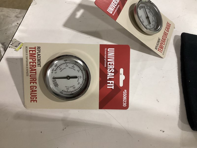 Condition photo showing Good Condition for Master Forge Round Grill Thermometer