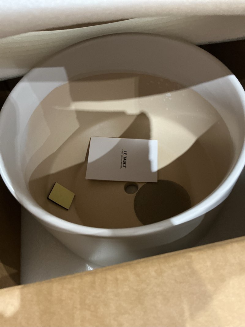 Condition photo showing Good Condition for le tauci 12 inch pots for plants, ceramic plant pots with drainage holes and saucers, elegant and durable large plant pot, perfect for home & office decor, white white 12 inch