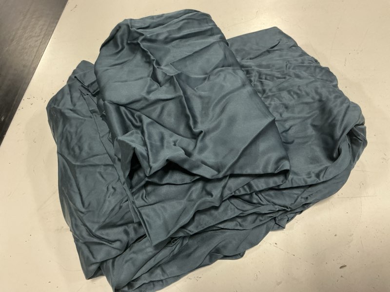 Condition photo showing Good Condition for bamboo fitted sheet set, twin, nightfall
