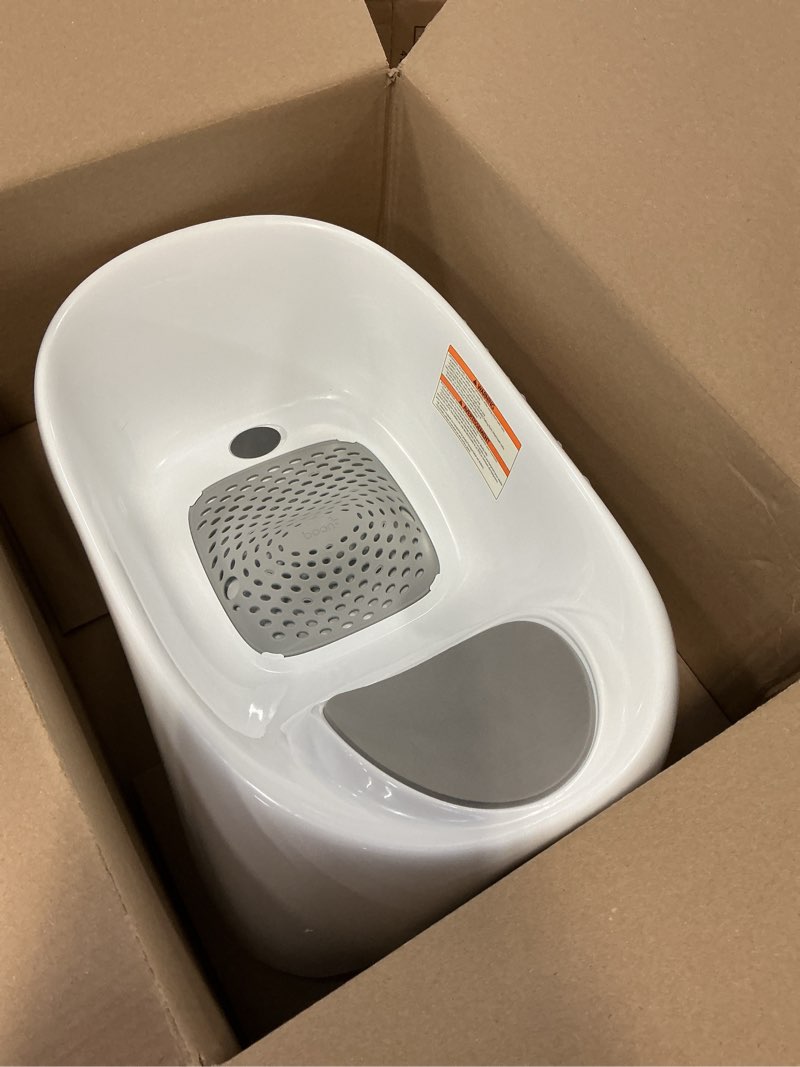 Condition photo showing New/Like New for Boon Soak 3 Stage Baby Bathtub - Baby Bath Tub with Three Support Positions for Newborn to Toddlers - Color Changing Drain Plug for Ideal Bath Temperature - Gray - Ages 0 to 18 Months and Up White 1 Count (Pack of 1)