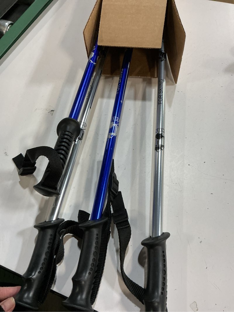 Condition photo showing Good Condition for Adjustable Ski Poles for Downhill Skiing Lightweight Aluminum Ski Poles for Adults Men Women (78-135 cm/ 31-53 Inch) Blue, Silver 4