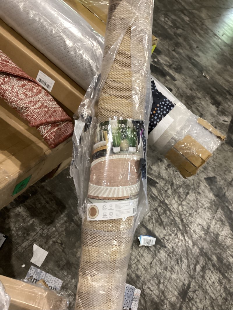 Condition photo showing Good Condition for tayse outdoor area rug 7’10”round 240x240cm brown eco collection
