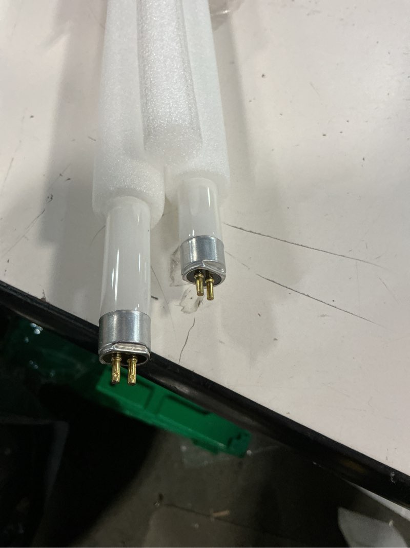 Condition photo showing Good Condition for Bearded Dragon UVB Light Bulb T5 10.0,24W UVA UVB HO Reptiles Light Bar Bulbs 22 Inch for Bearded Dragon, Leopard Gecko Tortoise, Reptile & Amphibian Replacement Lamp Bulb 2 Pack