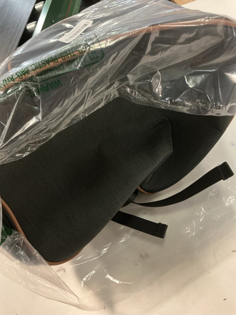 Condition photo showing Good Condition for lekereise cat backpack carrier for small dogs and medium cat puppy kitten bunny pet carrier backpack collapsible with fully ventilated mesh with safety leash(black) 24.4"l x 14"w x 16.2"h black