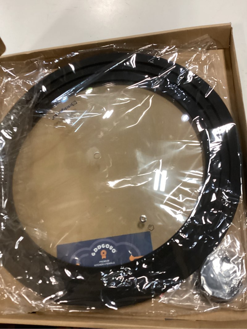 Condition photo showing Good Condition for 13-14-15 in Universal Pan Lid, Extra Large Silicone Pot Lid for Pots, Pans & Skillets, Replacement Frying Pan Lid with Heat Resistant Silicone Knob, Dishwasher Safe, Black 13''-14''-15'' Black