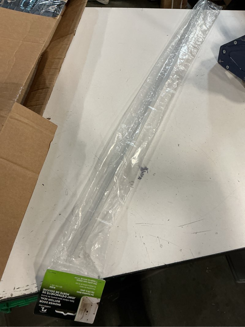 Condition photo showing New/Like New for prime-line clear vinyl door bottoms 1 pk