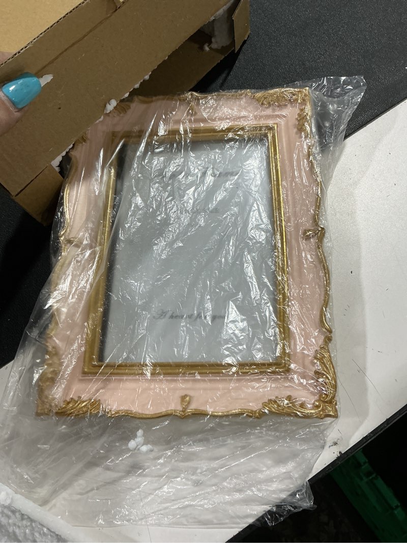 Condition photo showing Good Condition for cuspin 4x6 vintage picture frame pink and gold frame, 4 by 6 photo frames ornate textured hand-crafted resin with glass front for tabletop display and wall hanging, retro design home decor pink gold 4x6 inches