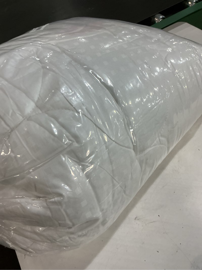 Condition photo showing Good Condition for LEISURE TOWN Queen Mattress Pad Fitted Quilted Cotton Mattress Cover Cooling Soft Pillow Top Mattress Topper with Down Alternative Filling Mattress Protector with 8-21 Deep Pocket (60x80 White) Queen White
