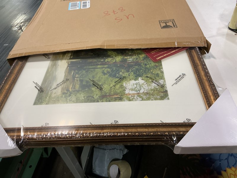 Condition photo showing New/Like New for 16x20 Gold Picture Frame, Ornate Vintage Picture Frames for Wall or Tabletop Display, 16 x 20 Photo Frame Gold with Non Glare Plexialass, Display Poster 11x14 with Mat or 16x20 without Mat for Antique Déco