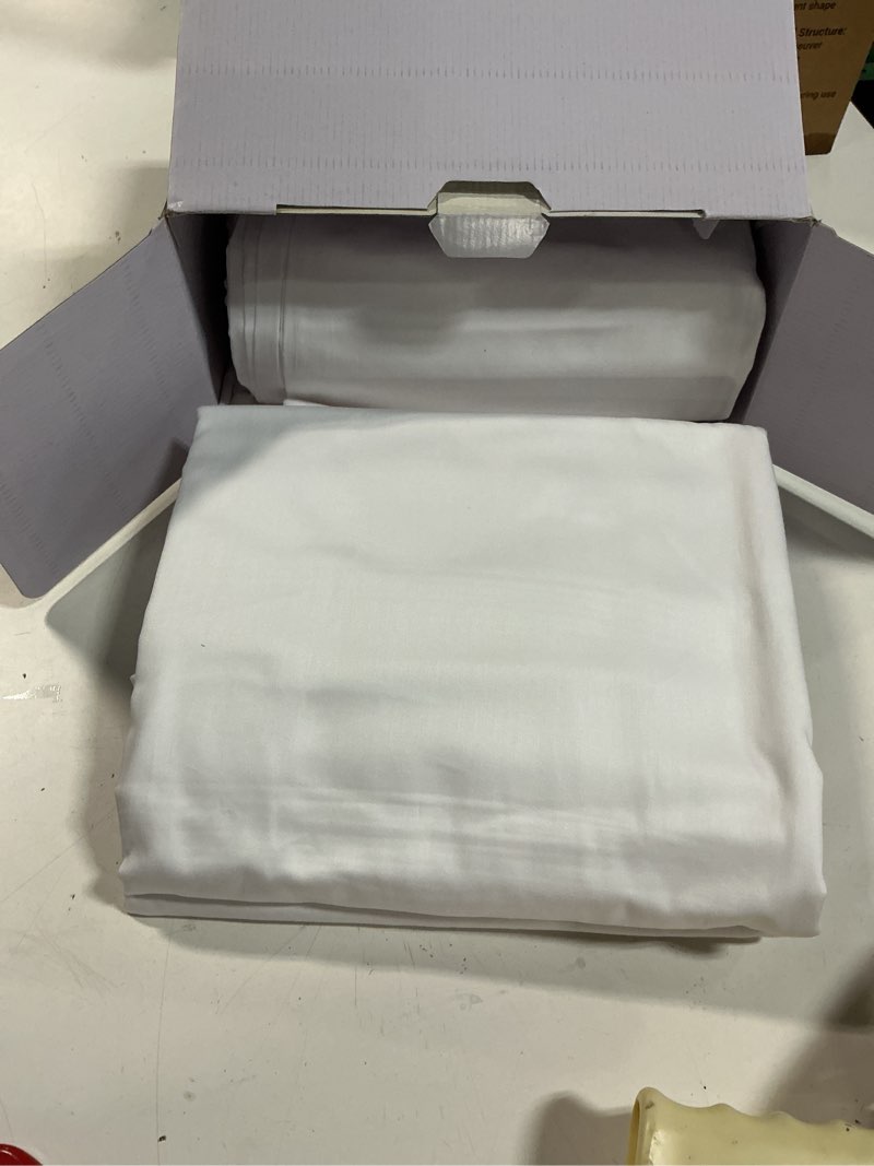 Condition photo showing New/Like New for california design den pack of 2 sheet sets king size - 400 thread count 100% cotton sateen - soft and breathable sheets, 2 sets of deep pocket bed sheets - bright white 01 - white king (pack of 2)