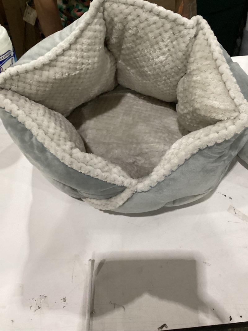 Condition photo showing Good Condition for (set of 2) furhaven 18\" round pet bed for indoor cats & small dogs, 100% washable, for pets up to 14 lbs - minky plush & velvet hug bed - silver gray, 18-inch small hug bed - minky & velvet (silver gray)