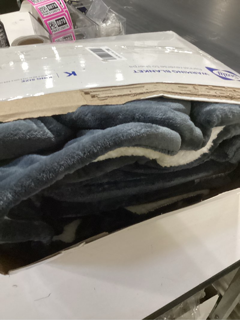 Condition photo showing Good Condition for Sealy Electric Blanket King Size, Flannel & Sherpa Heated Blanket with 10 Heating Levels & 1-12 Hours Auto Shut Off, Fast Heating Blanket, Machine Washable, Grey, 100 x 90 Inch Dark Grey King Size 100" x 90"