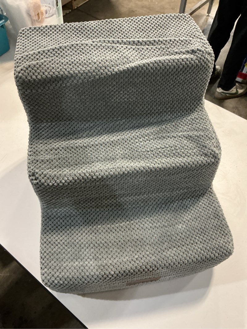 Condition photo showing Good Condition for Dog Stairs for Small Dogs & Cats, 3-Step Non-Slip Pet Steps for Couch Sofa and Chair, Grey, 13.6" H Grey 3 13.6"H