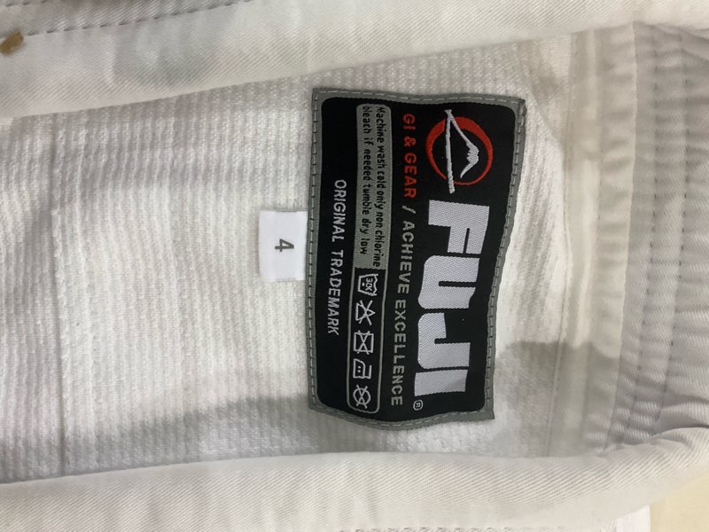 Condition photo showing As Is for Fiji kimono outfit