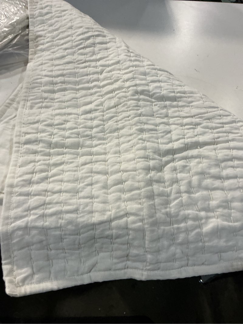 Condition photo showing Good Condition for european linen cotton stitch quilted euro sham color: ivory size:26x26