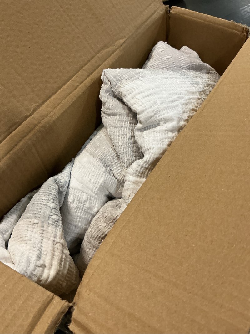 Condition photo showing Good Condition for sleep zone duvet cover set twin, luxury jacquard stripe soft and breathable 3 pcs comfy bedding set duvet cover with zipper closure and 1 pillow shams, light gray light gray stripe twin