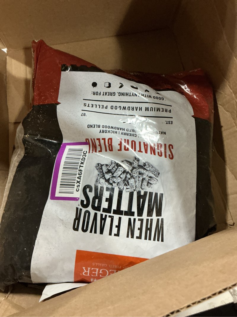 Condition photo showing New/Like New for Traeger Grills Signature Blend 100% All-Natural Wood Pellets for Smokers and Pellet Grills, BBQ, Bake, Roast, 18 lb. Bag Signature Blend 18lb