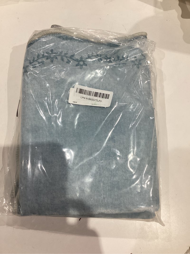 Condition photo showing Good Condition for garveehome valentines scalloped entryway rug, 2x3 solid blue washable front door rug indoor entrance floral carpet non-slip low pile throw rugs for kitchen, powder room, entry, bathroom, kids room light blue 2' x 3' (rectangular)