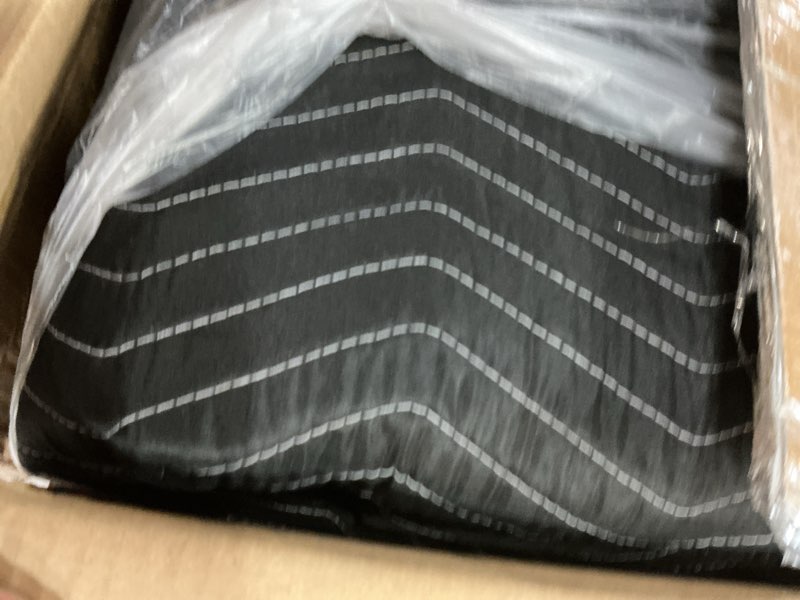 Condition photo showing Good Condition for vevor sound dampening blanket, 96" x 80", extra large studio grommeted blanket with grommets, light blocker for door acoustic noise blocking blanket studio sound absorption sheet, black