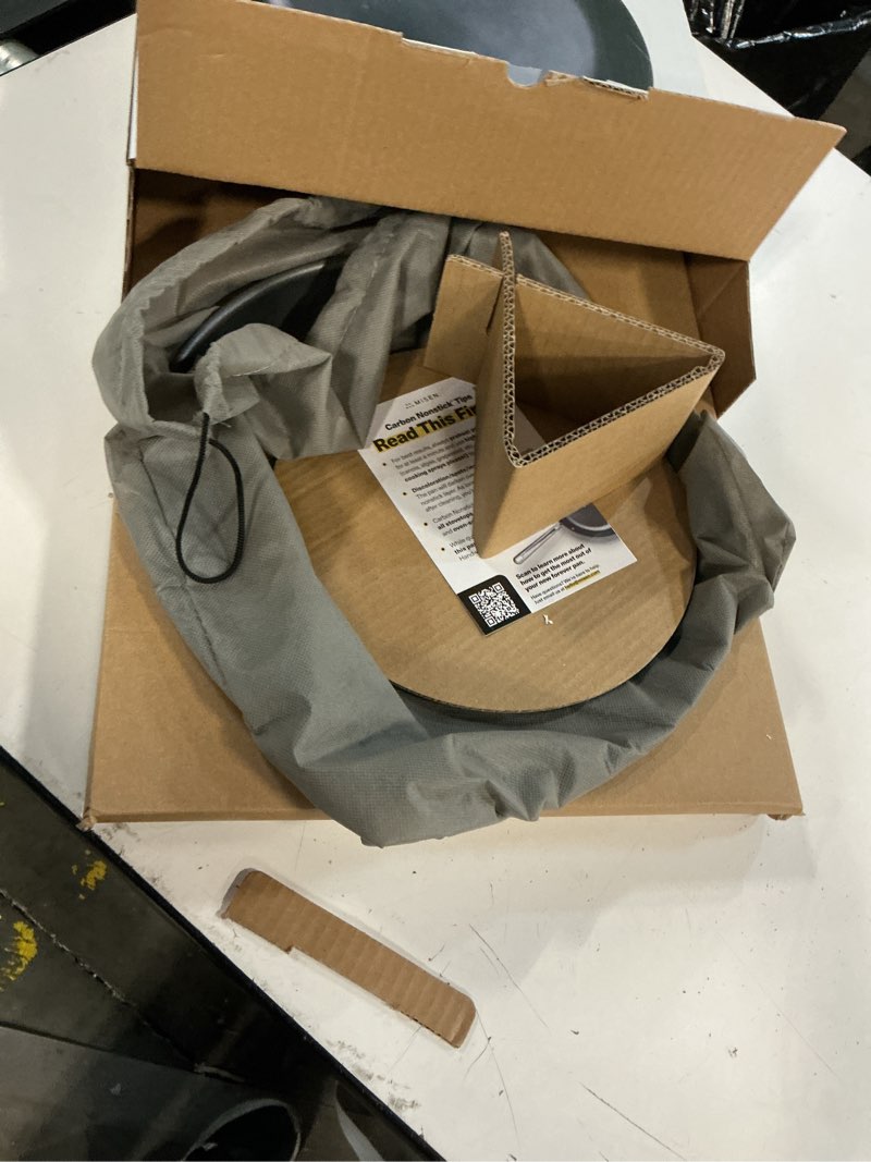 Condition photo showing Good Condition for misen carbon nonstick™ frying pan – carbon steel pan, naturally nonstick no-coating surface, ultra-durable & oven-safe, induction & gas compatible - 12 inch