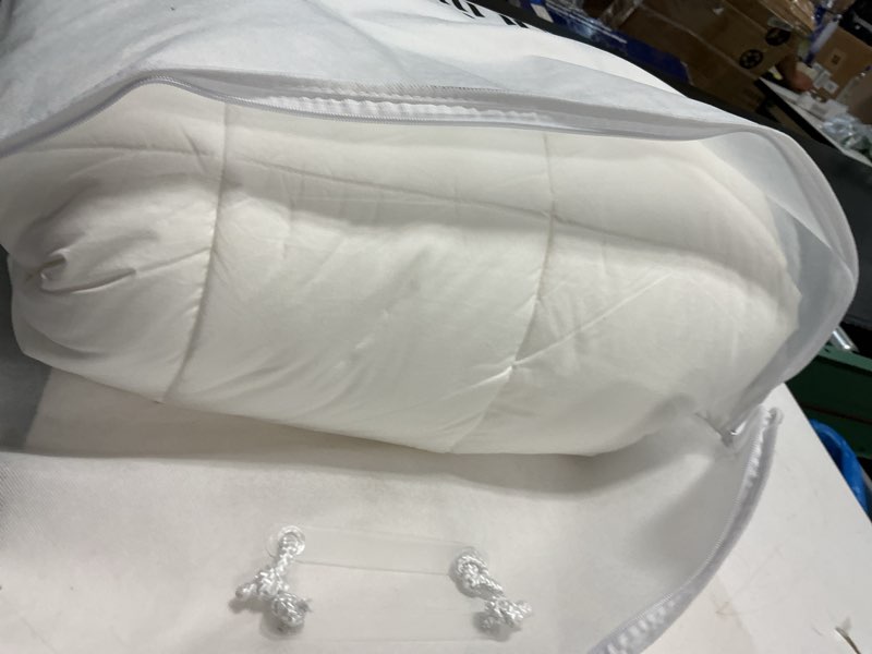 Condition photo showing Good Condition for quince premium down alternative duvet insert white queen 