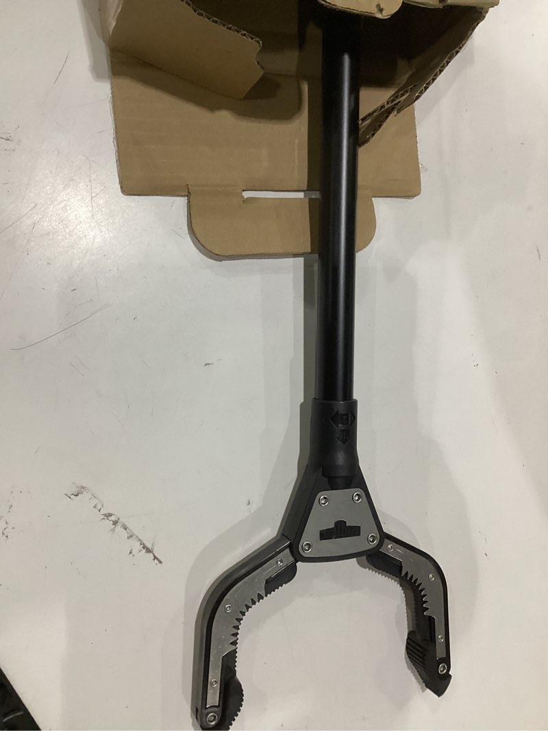 Condition photo showing Good Condition for unger rugged reacher heavy duty grabber tool, 42.5"
