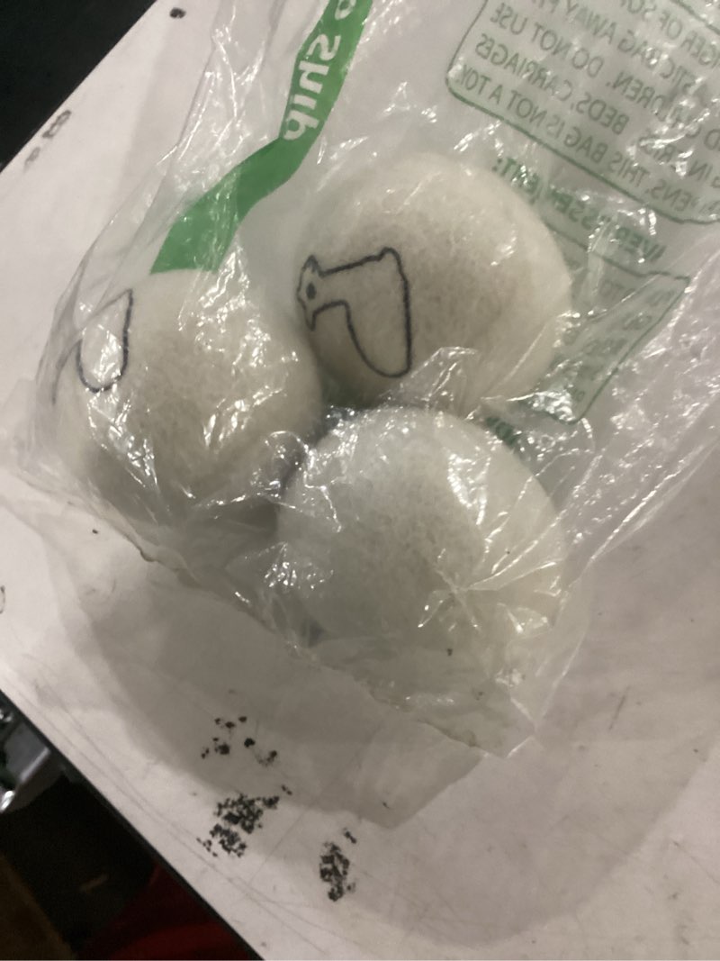 Condition photo showing Good Condition for alpaca dryer balls 3-ball gift set in gift bag | 100% natural premium reusable alpaca wool xl dryer balls | organic and hypoallergenic, for sensitive skin
