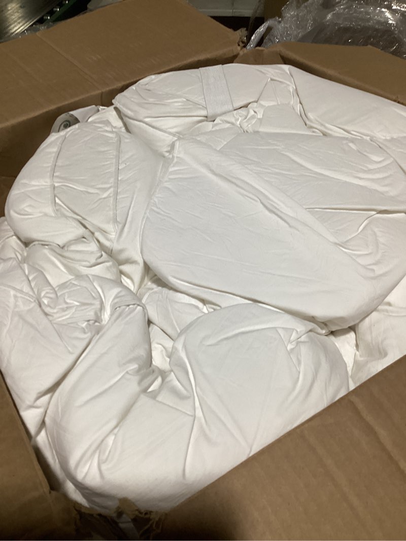 Condition photo showing Good Condition for Three Geese Luxury Goose Down Comforter King Size, Ultra-Soft Fluffy Duvet Insert for All Season, 1800TC Cotton Blended Cover Hotel Style Bedding Comforter 106x90 inch King-106x90" White