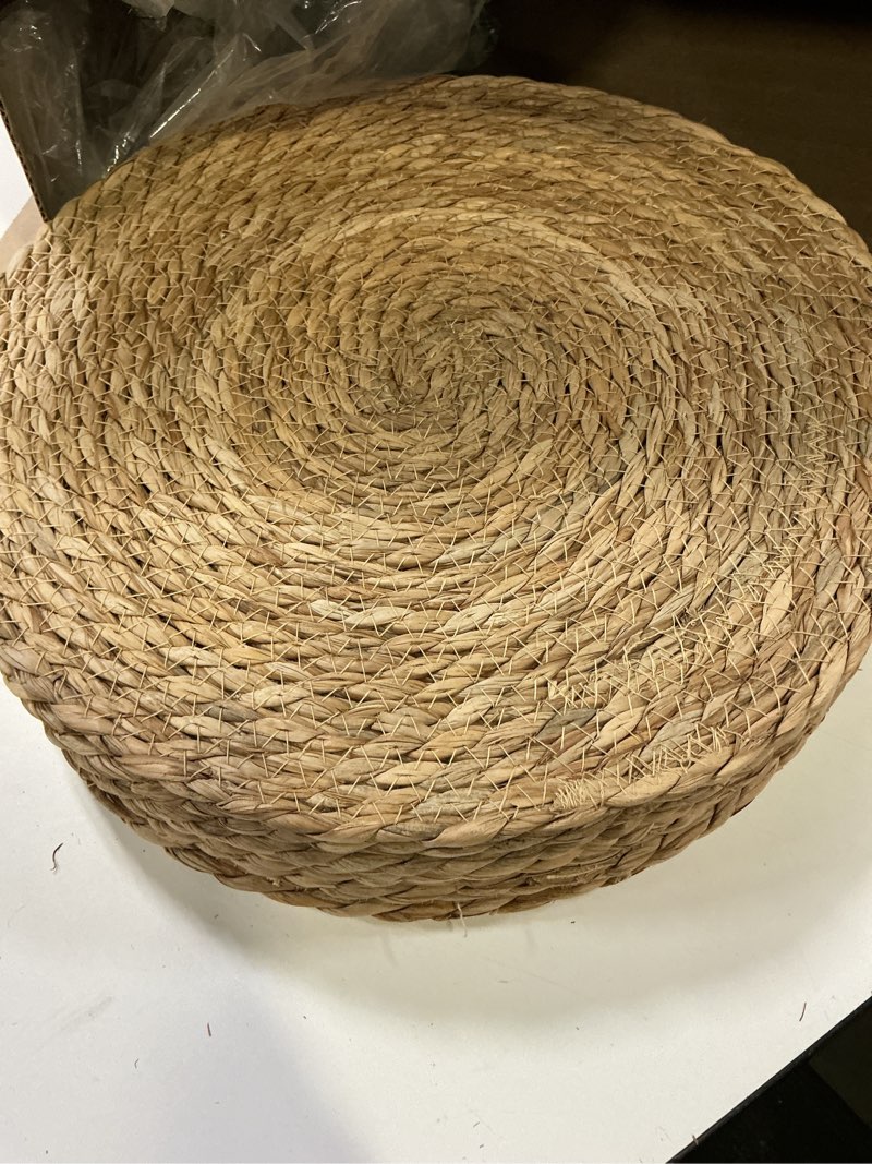 Condition photo showing Good Condition for 13.5" water hyacinth woven round placemats set of 6 - wicker boho farmhouse placemats - rattan table mats for dining table, wedding, home 13.5 inch set of 6 water hyacinth