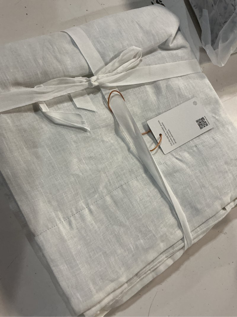 Condition photo showing Good Condition for european linen room darkening curtain