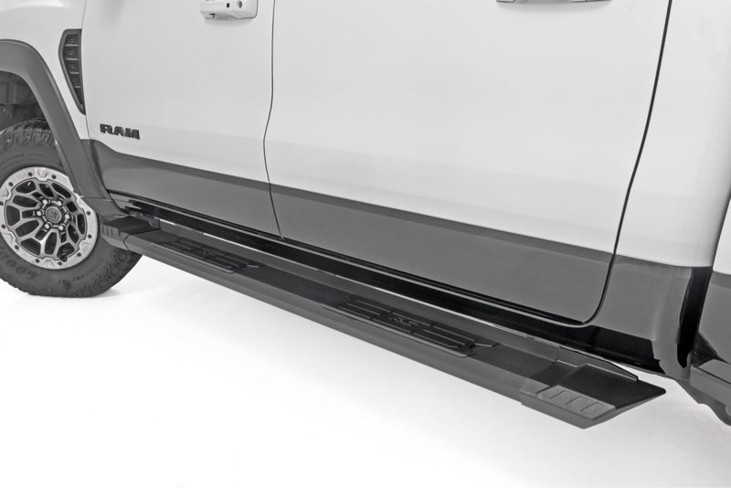 Rough Country HD2 Aluminum Running Boards for Chevy Silverado & GMC Sierra 1500 (2007-2018) Crew Cab