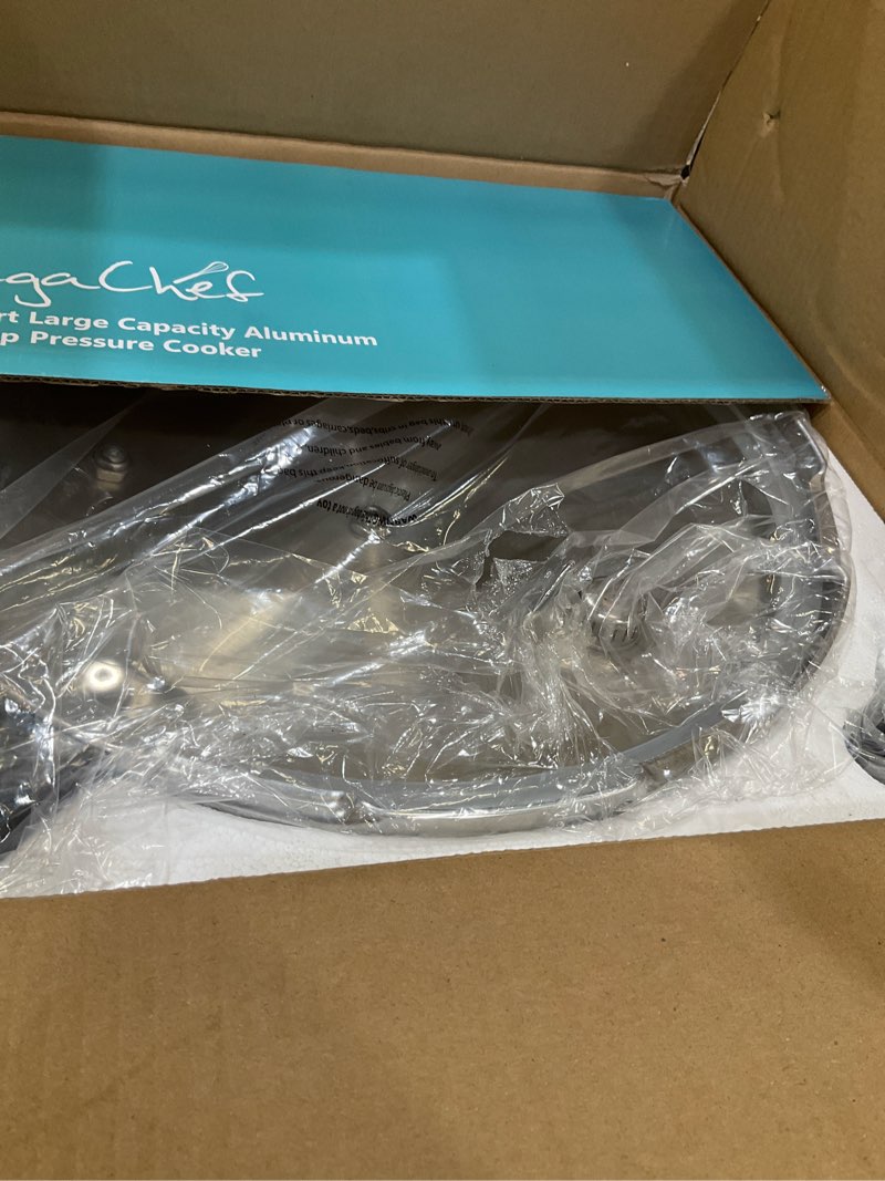 Condition photo showing Good Condition for megachef 24 quart large capacity aluminum stovetop pressure cooker for induction and gas stove-tops