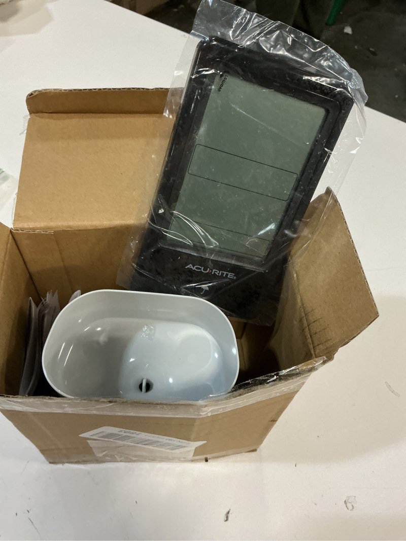 Condition photo showing Good Condition for AcuRite Wireless Rain Gauge with Self-Emptying Rain Collector with Rainfall History, Alerts, and Current Date and Time (02446M) Vertical Display