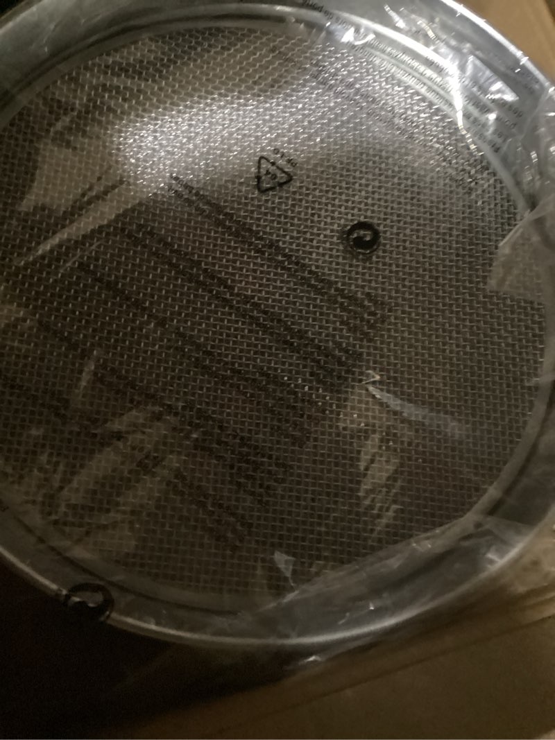 Condition photo showing Good Condition for 14.5“ soil sifter for gardening with handles, large rock sifter with 4 replaceable screens,compost sifter dirt sifter, captures dirt rocks sawdust