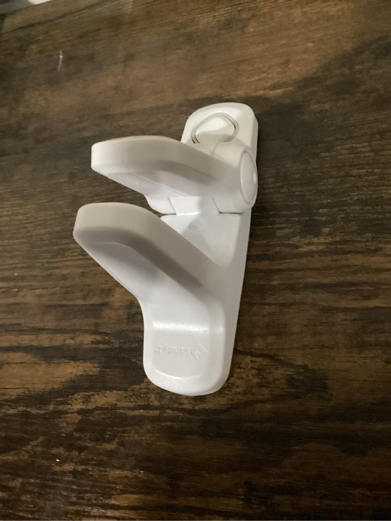 Condition photo showing Good Condition for safety 1st outsmart white plastic lever handle lock 1 pk