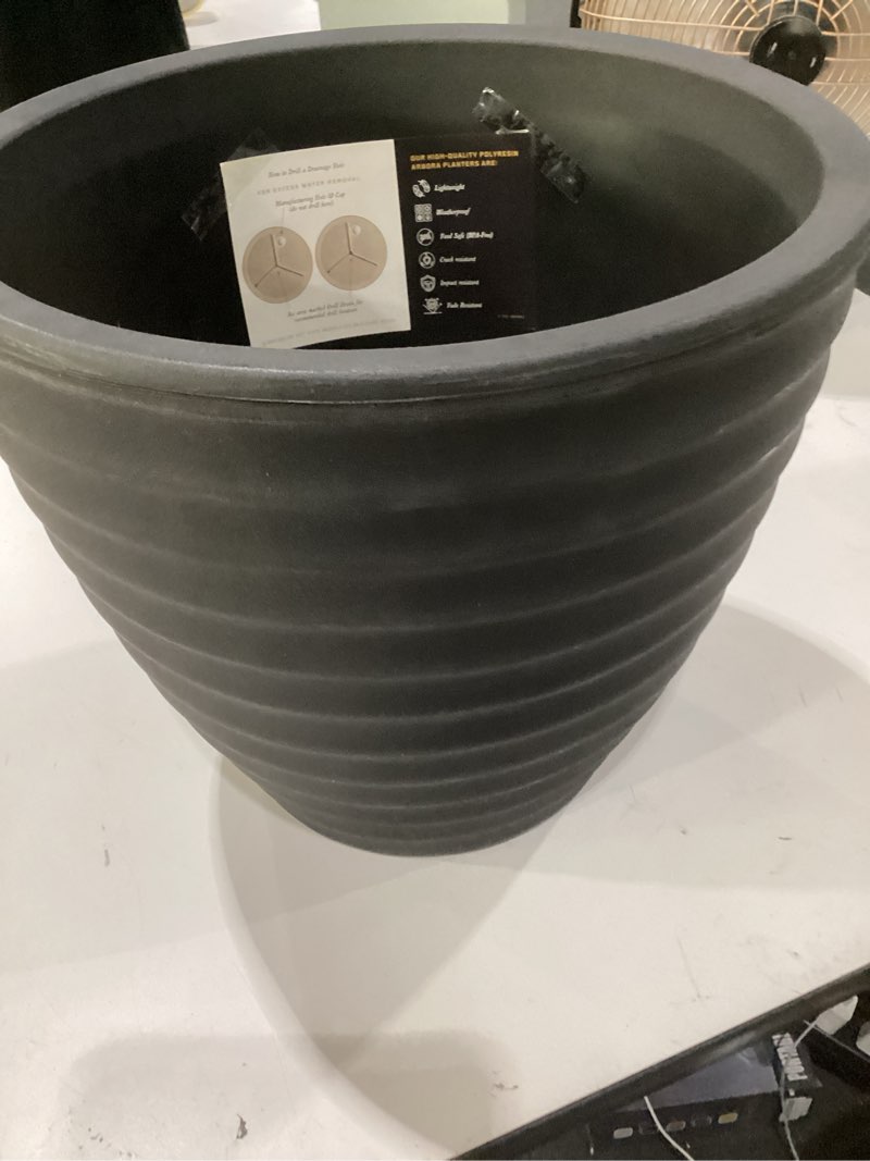 arbora 16" ibiza polyresin indoor and outdoor planter with classic black finish - durable, weatherpr