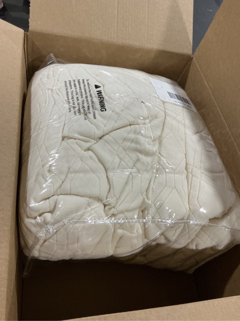 Condition photo showing Good Condition for vansofy extra large reclining sectional couch covers, washable 5-piece sofa covers for l shape sectional sofa corner seater, thick, soft sofa slipcovers (5 seat recliner cover, off white)