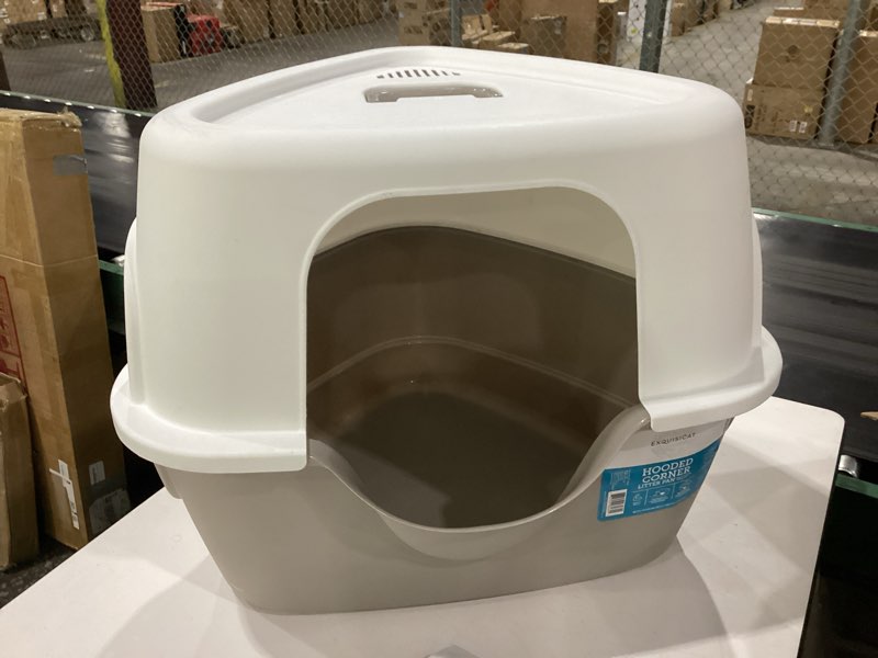 Condition photo showing New/Like New for amazon basics cat litter box with lid, no-mess, enclosed spacious design with odor control, charcoal filter, 26" x 23" x 20", charcoal