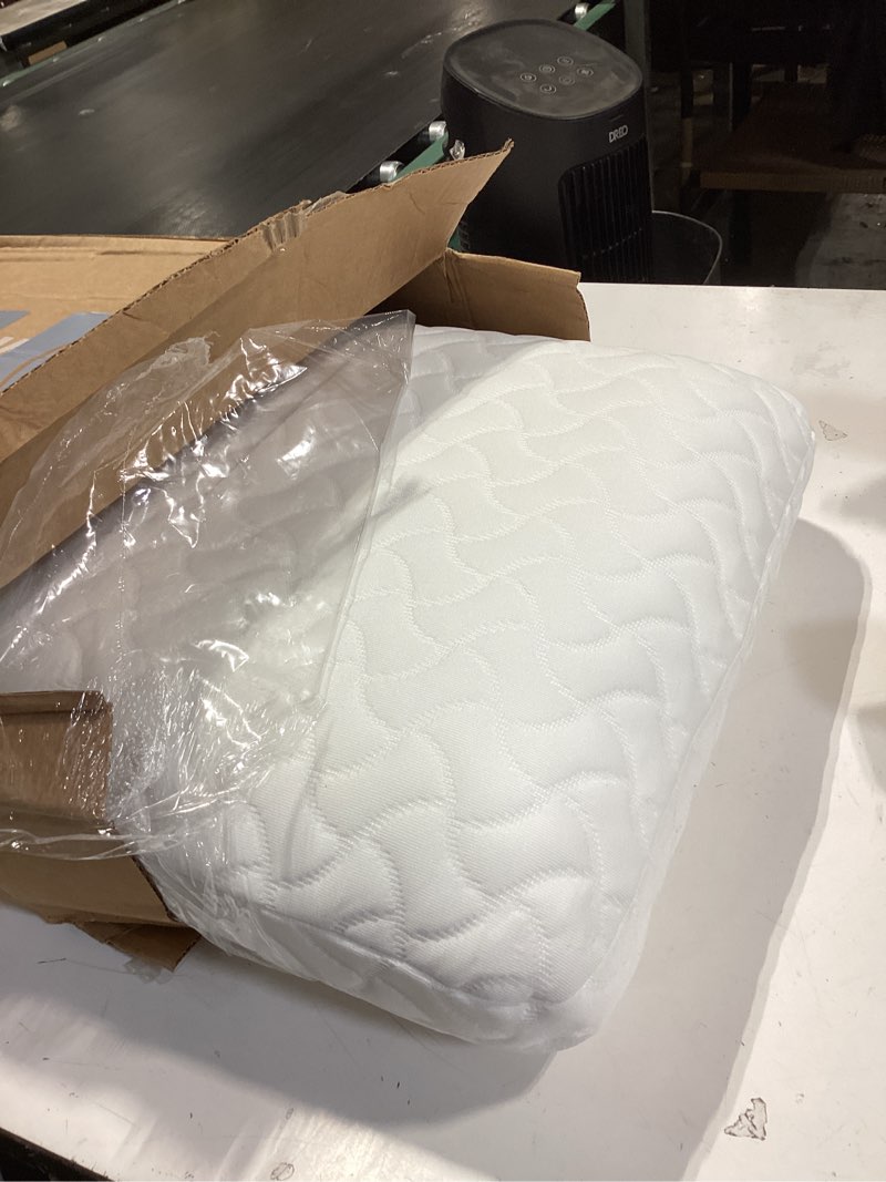 Condition photo showing Good Condition for tempur-pedic tempur-cloud pillow for sleeping, standard, white 1