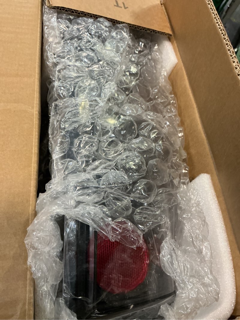 Condition photo showing Good Condition for nakuuly tail light black compatible with 1999-2006 chevy silverado 1500 2500 3500 2007 classic, 1999-2002 gmc sierra 1500 2500 3500 driver and passenger side taillights without bulb black / clear