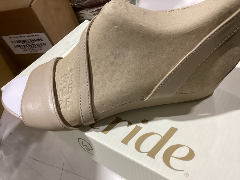 Condition photo showing Good Condition for LifeStride Yasmine Strappy Wedge Sandals Women's Shoes