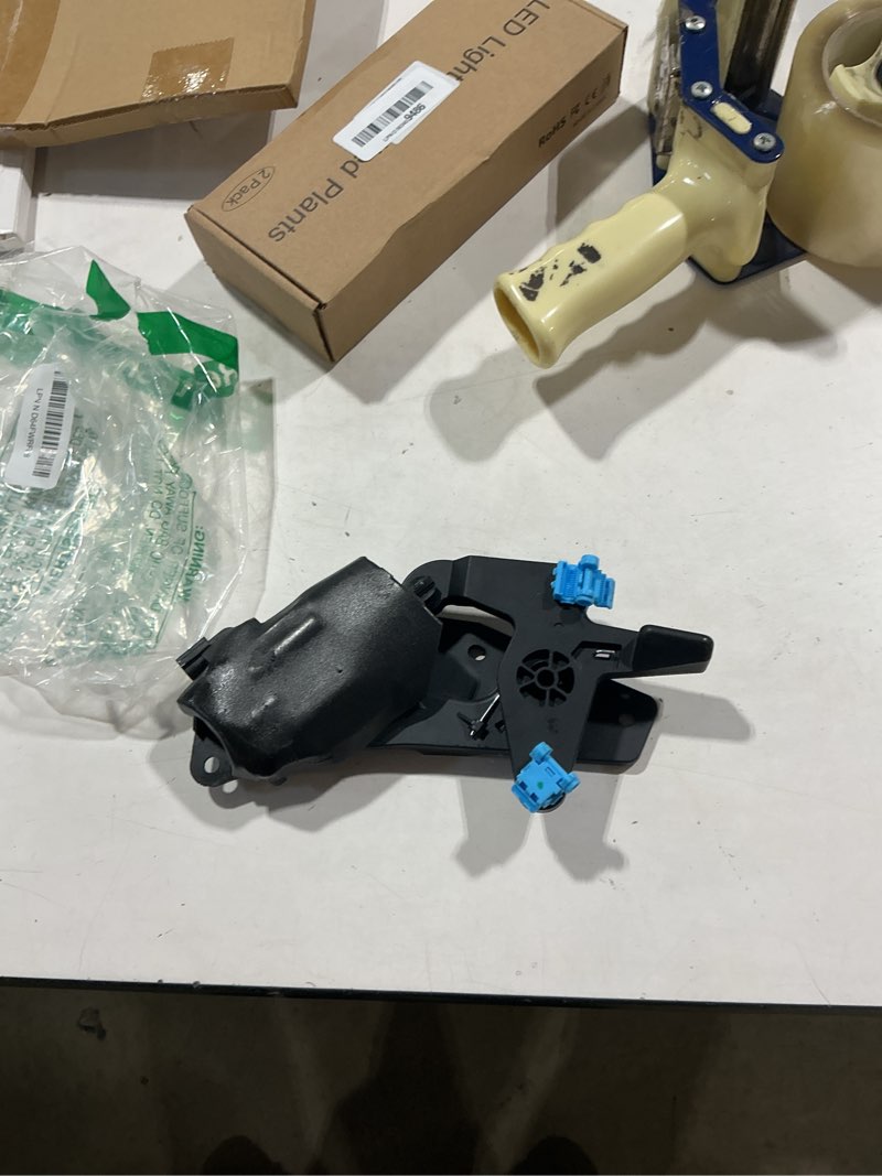 Condition photo showing Good Condition for powered tailgate lock actuator compatible with ford f150 f250 f350 super duty 2017-2021 replace # gc3z9943170e (gc3z9943170e)