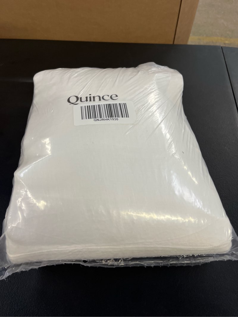 Condition photo showing Good Condition for european linen sheet set, queen, white