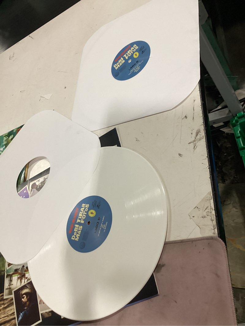 Condition photo showing Good Condition for bad bunny - debí tirar más fotos - double opaque - vinyl