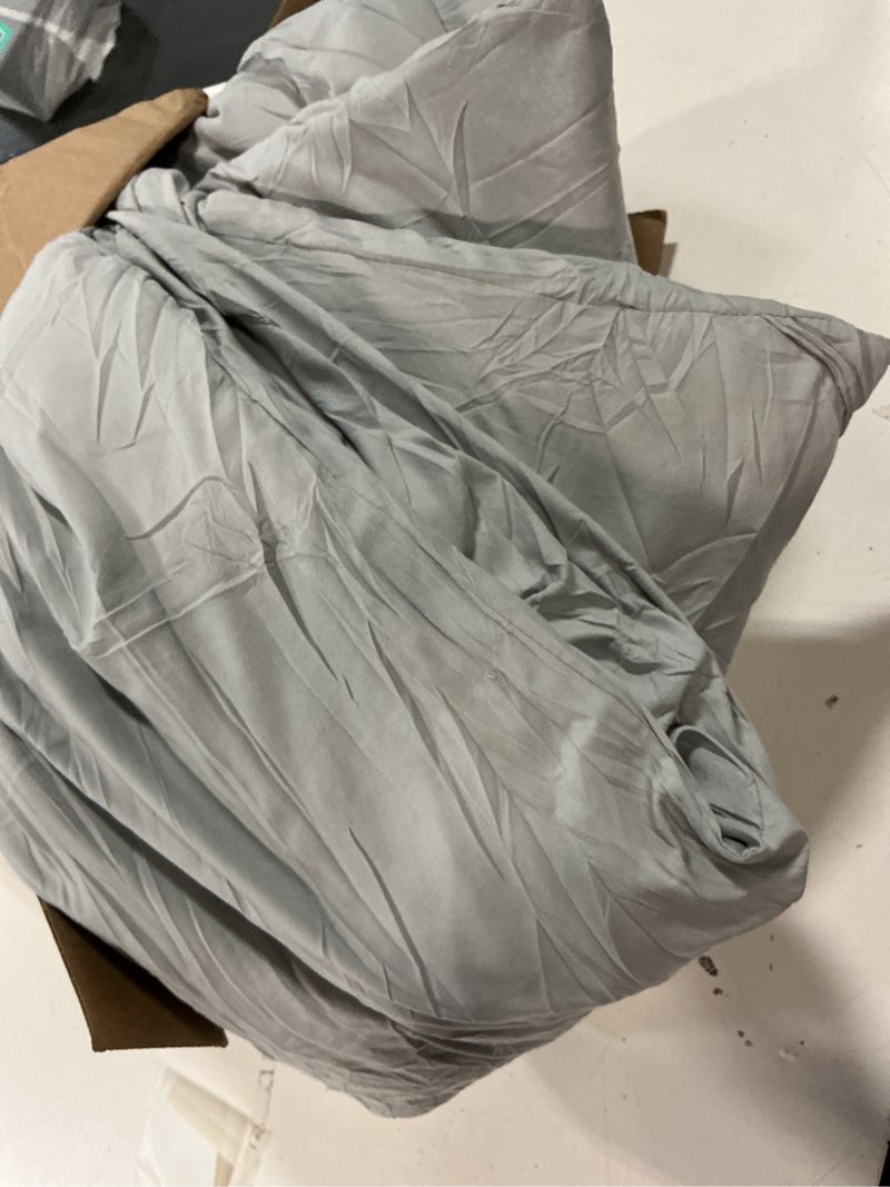 Condition photo showing Good Condition for CozyLux Light Grey King Size Comforter Set, 3 Pieces Light Gray Solid Breathable Quilted Bedding Sets, Luxury Fluffy Soft Bed Set with Down Alternative Comforter and 2 Pillowcases for All Season